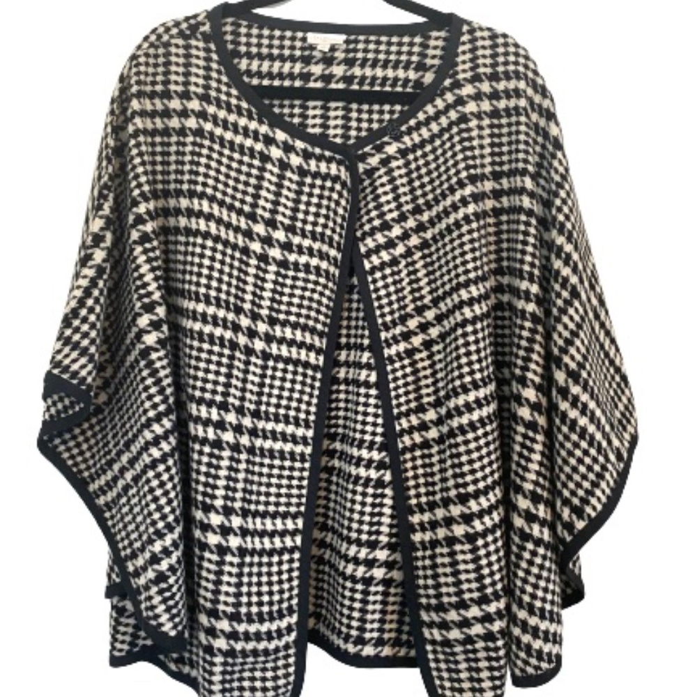 Talbot’s Black and Cream Houndstooth Cape